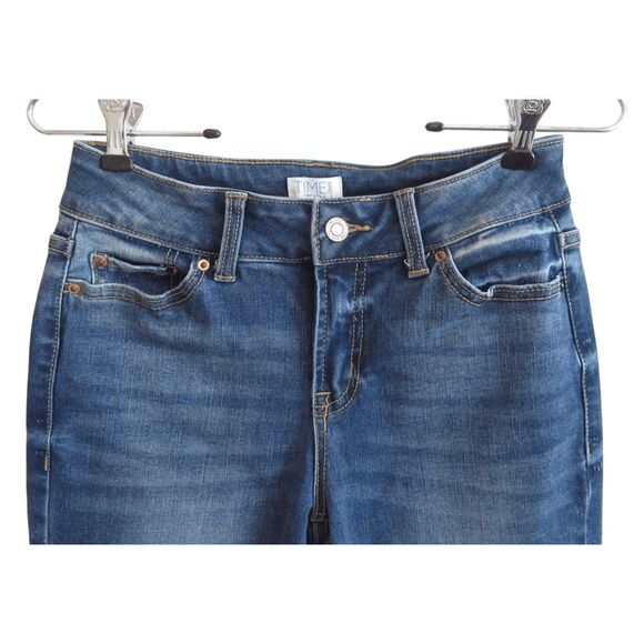 Time and Tru Distressed Mid Rise Straight Leg Jeans Size 2 - Picture 2 of 5